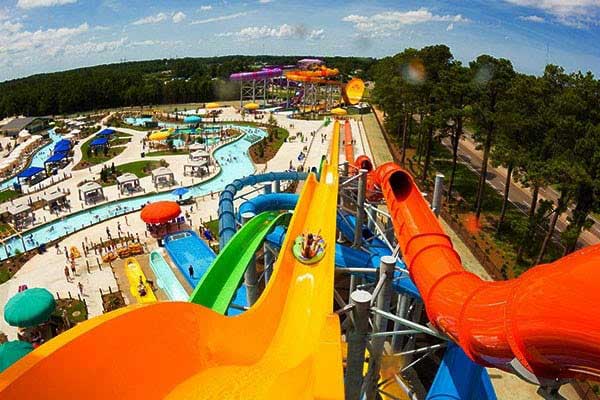 Large and medium water park