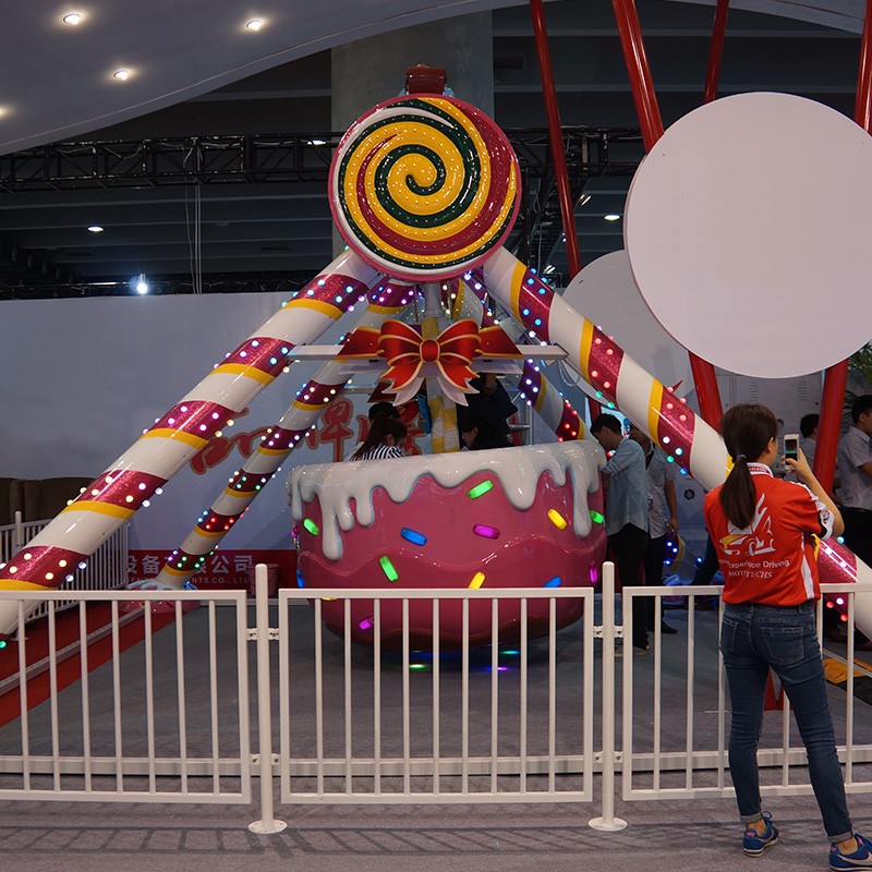 Super Lollipop big pendulum ride
