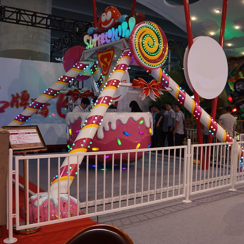 Super Lollipop big pendulum ride