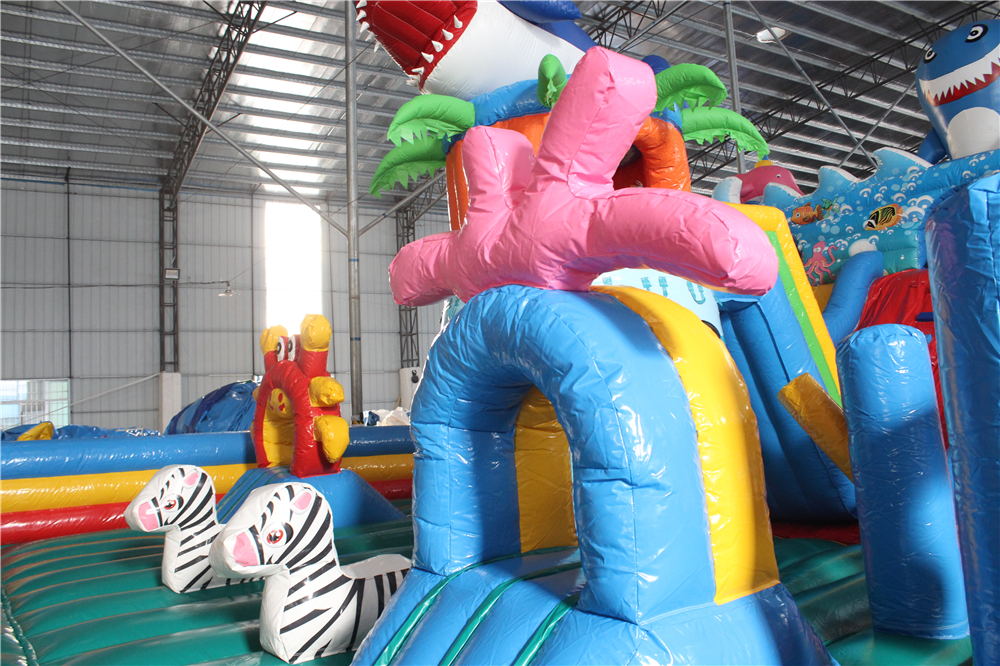inflatable playground bouncy castles
