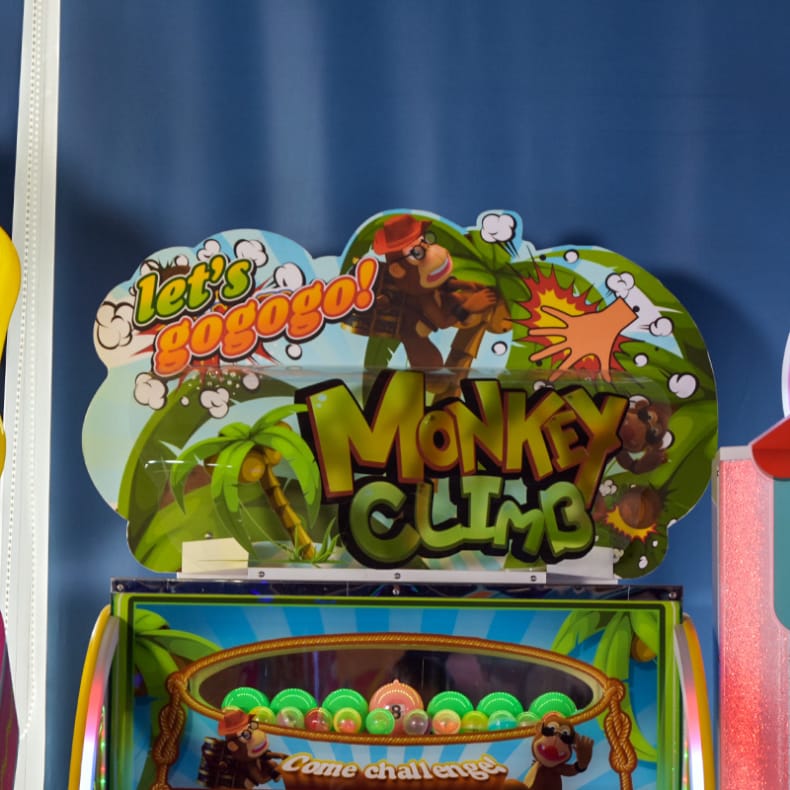 Monkey tree climbing push lottery machine