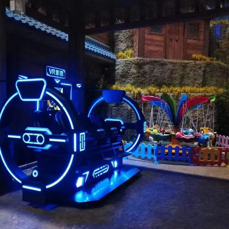 VR four person interactive cinema