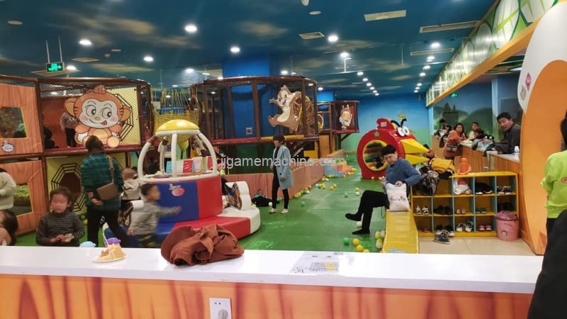 Anqing Children's Mall Deluxe rotating Horse Machine manufacturer